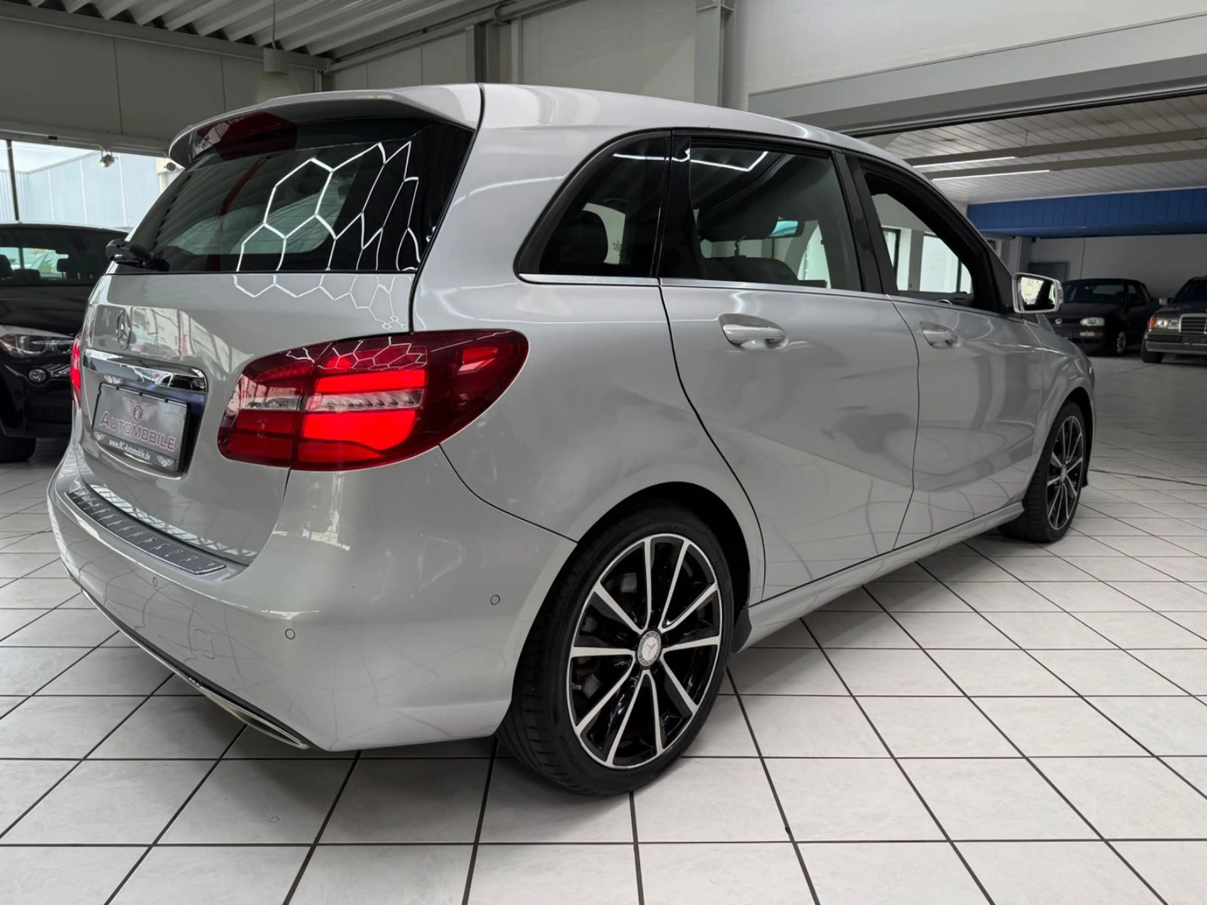 Mercedes-Benz B 220 CDI / d Urban LED PANO NAVI — photo 6