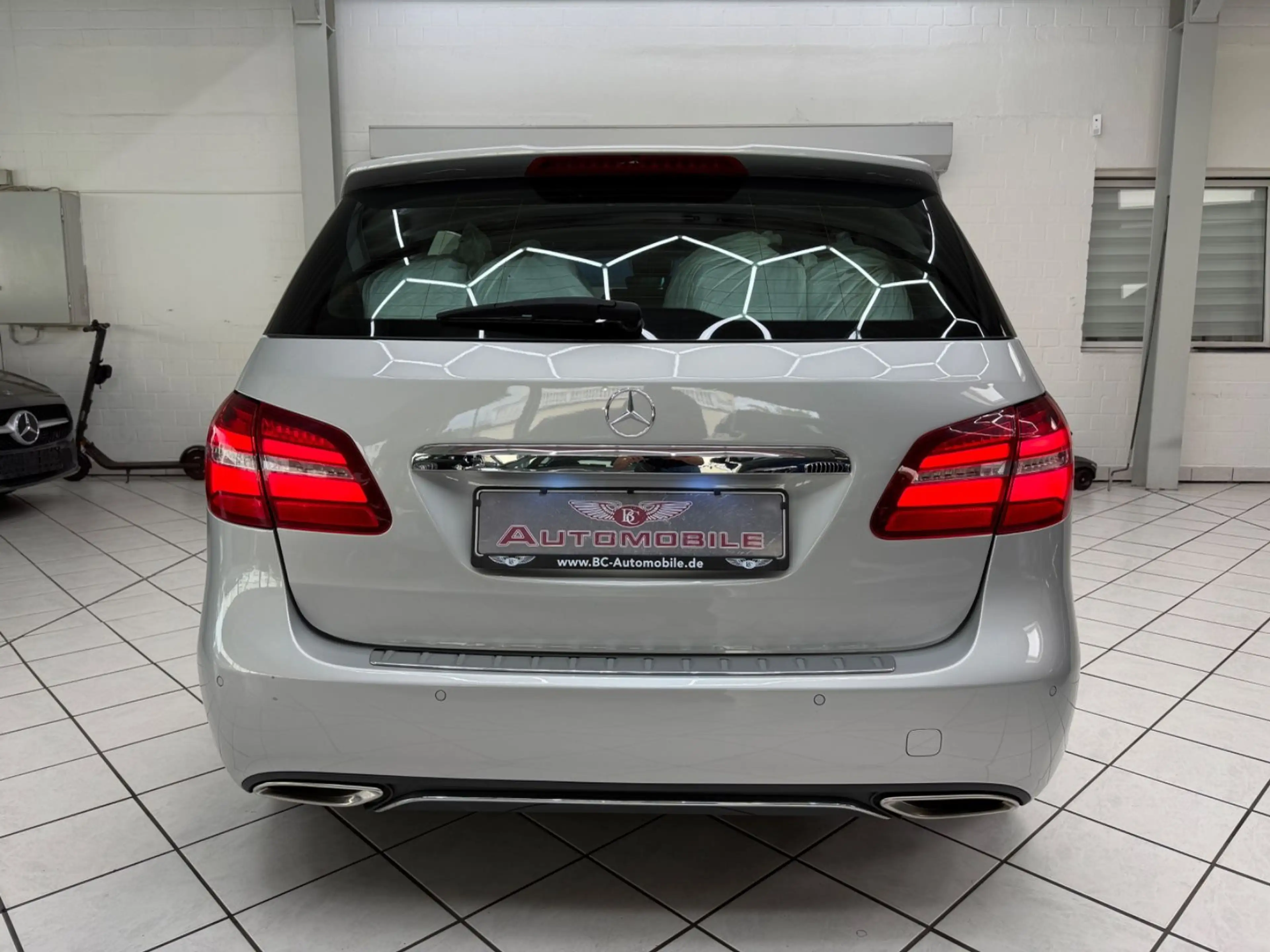 Mercedes-Benz B 220 CDI / d Urban LED PANO NAVI — photo 7