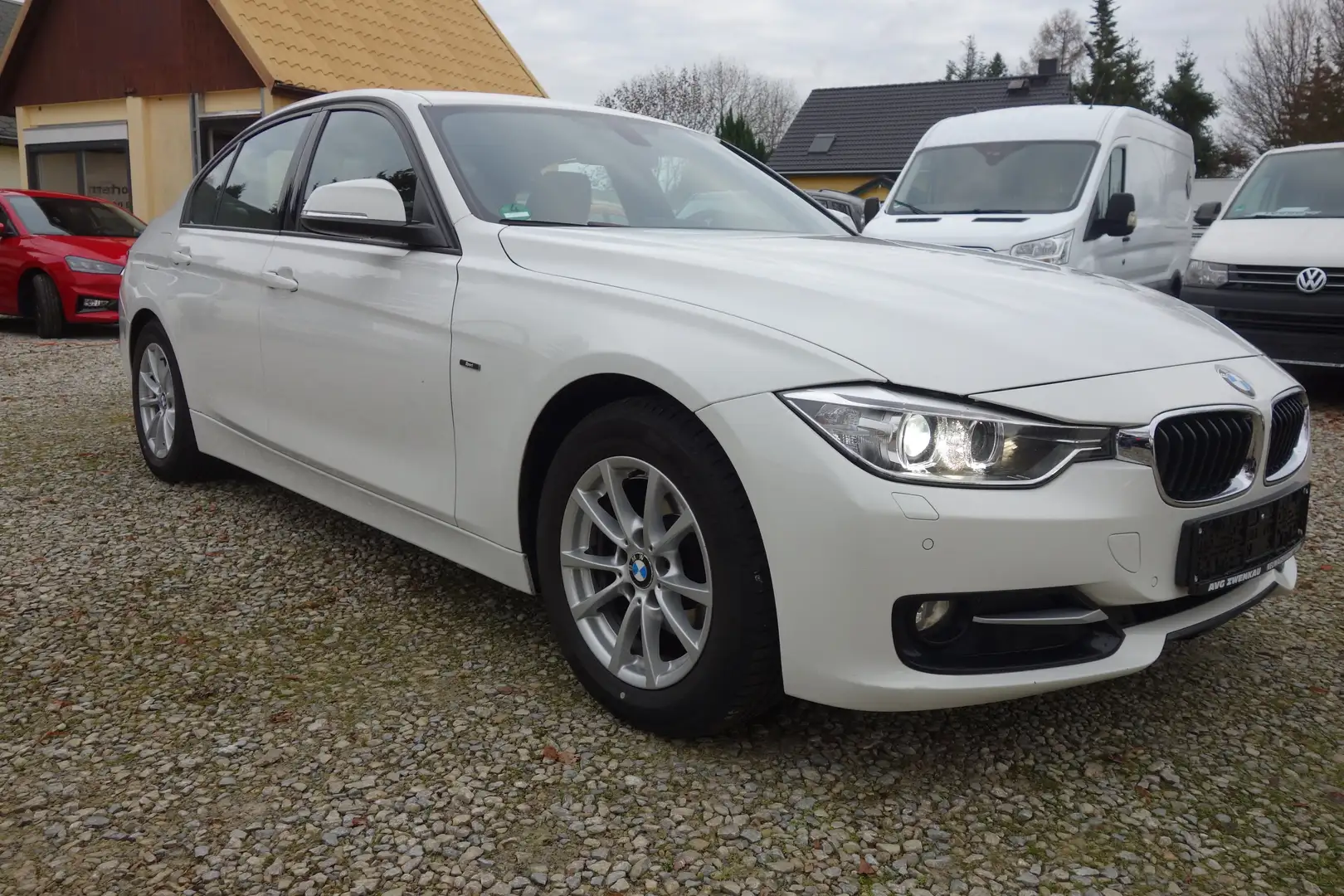 BMW 318 d Automatik / Leder / Anhängerkupplung Weiß - 1