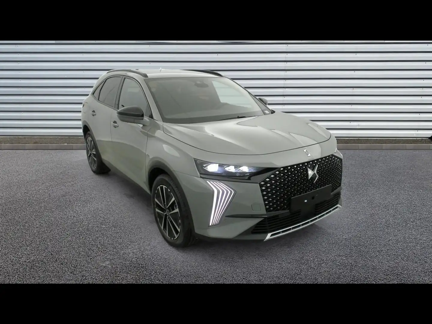 DS Automobiles DS 7 Crossback 1.5 BlueHDi 130 EAT8 Pallas Gris - 1