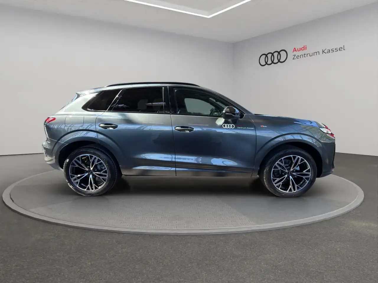 Audi Q3 SUV TFSI S line LED Navi Pano AHK 19" Rü 6