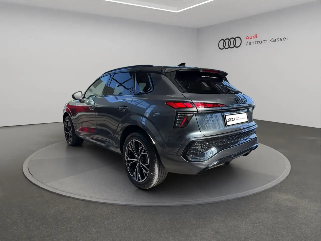 Audi Q3 SUV TFSI S line LED Navi Pano AHK 19" Rü 3