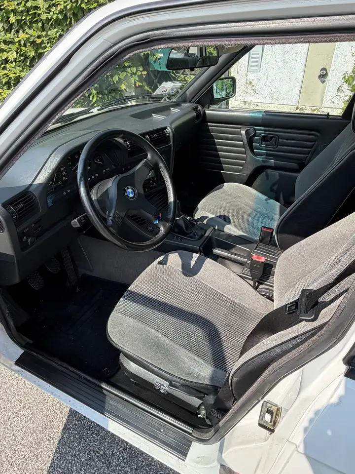 BMW 318i, foto 8