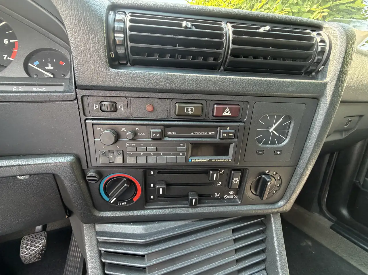 BMW 318i, foto 4