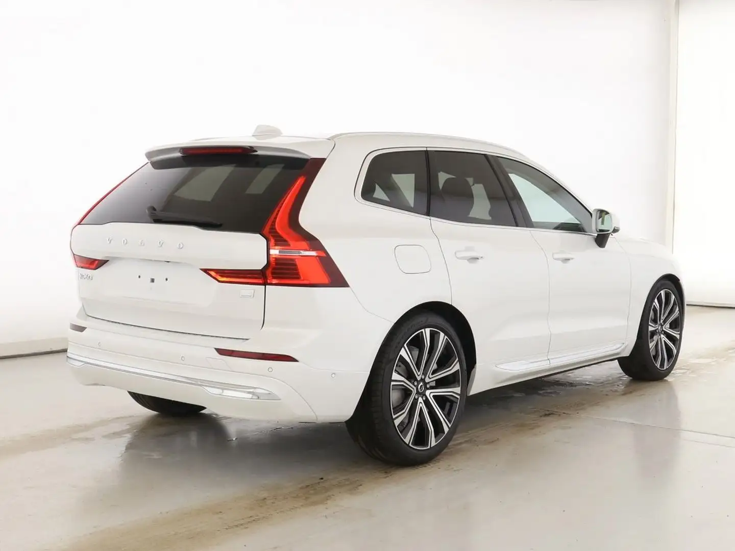 Volvo XC60 T8 Plus Bright Recharge Plug-In Hybrid AWD Weiß - 2