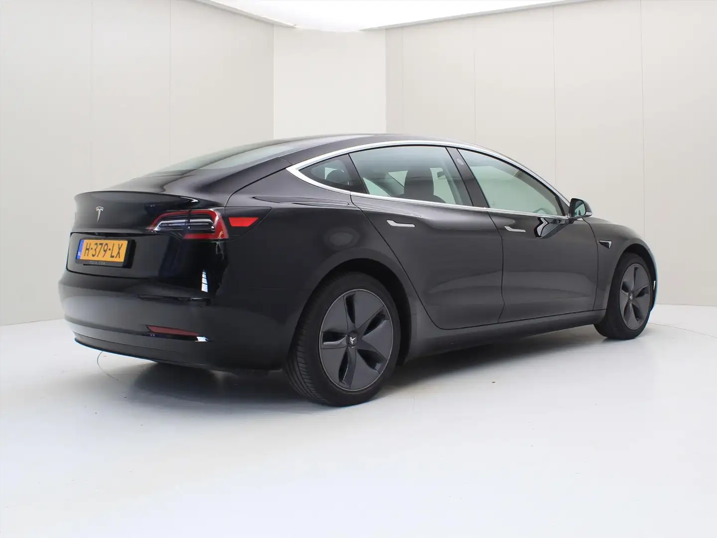 Tesla Model 3 Standard RWD Plus [ AUTOPILOT+60 kWh+PREMIUM AUDIO Zwart - 2