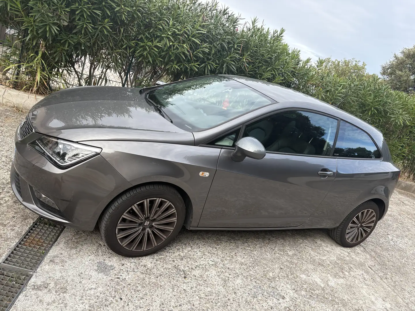SEAT Ibiza Ibiza SC 1.2 TSI 90 ch Connect Gris - 2