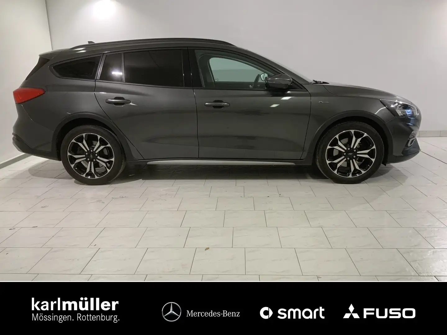 Ford Focus Focus 1.5 EcoBoost Active Navi+LED+AHK+WinterP BC Grijs - 2