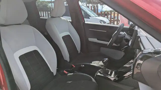 Citroen C3 view 11
