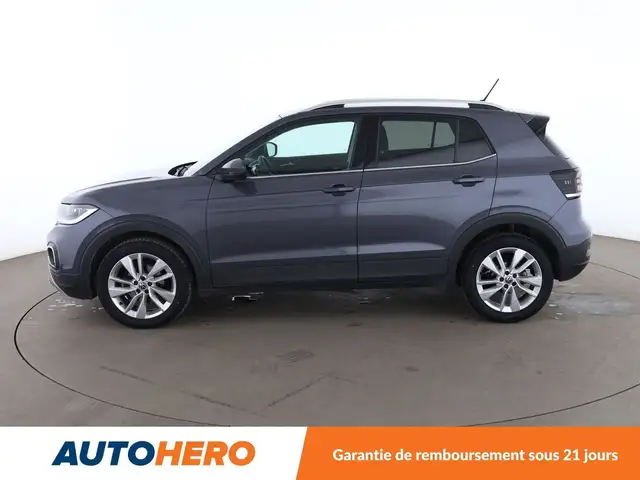 Volkswagen T-Cross view 3