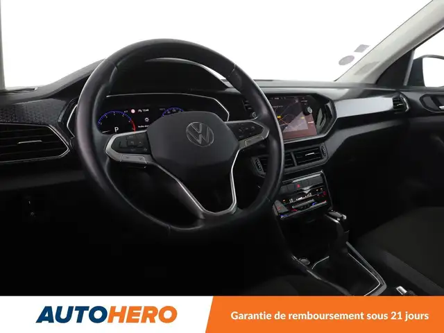 Volkswagen T-Cross view 11