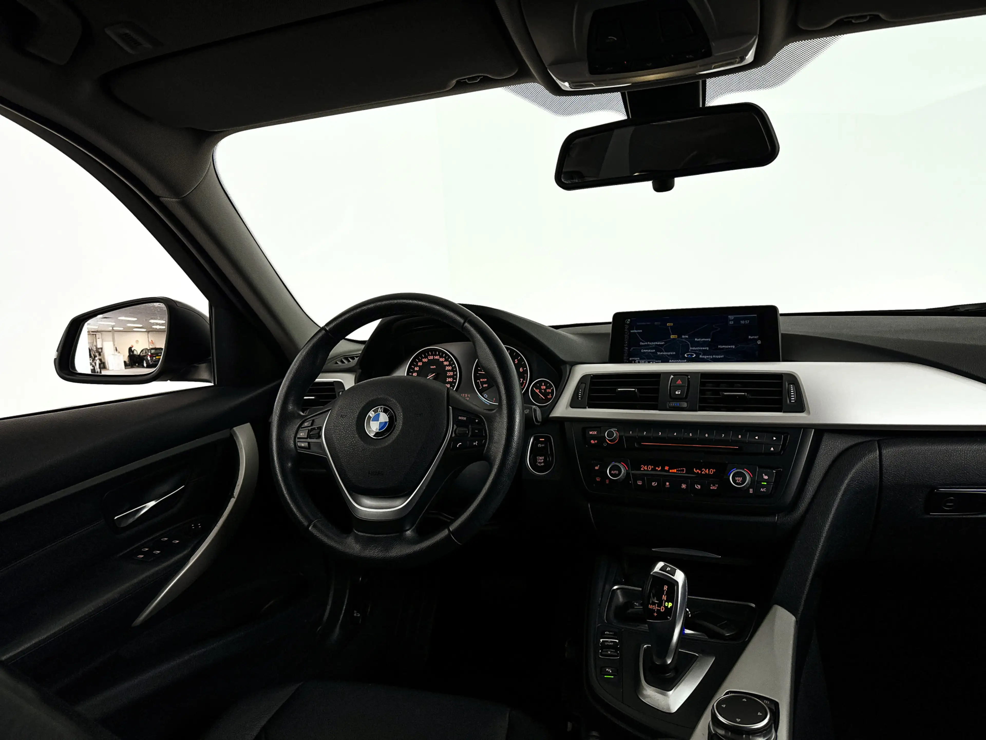 BMW 320 3-serie Touring 320i Executive | Park assist | Sto — photo 7