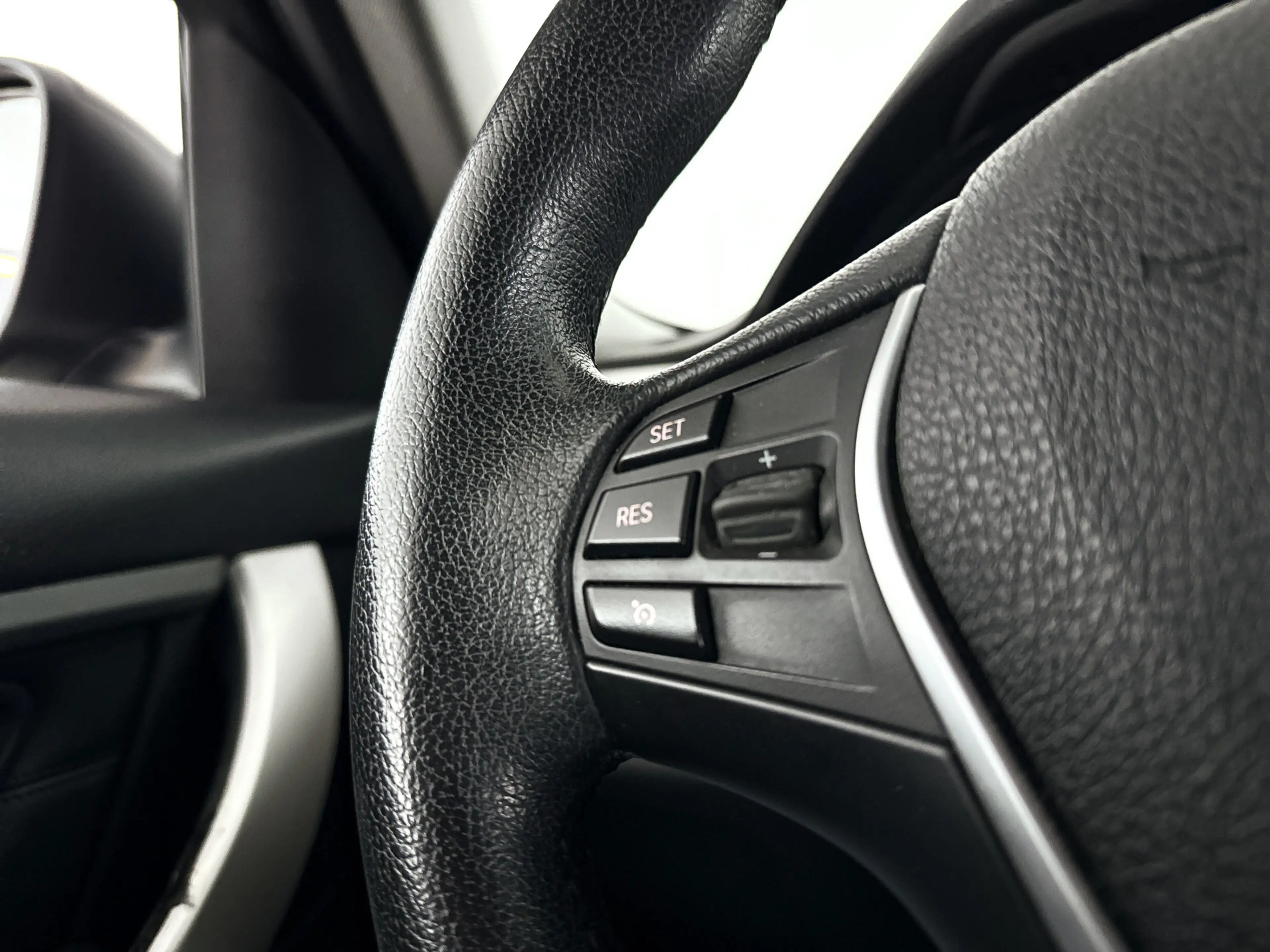 BMW 320 3-serie Touring 320i Executive | Park assist | Sto — photo 15