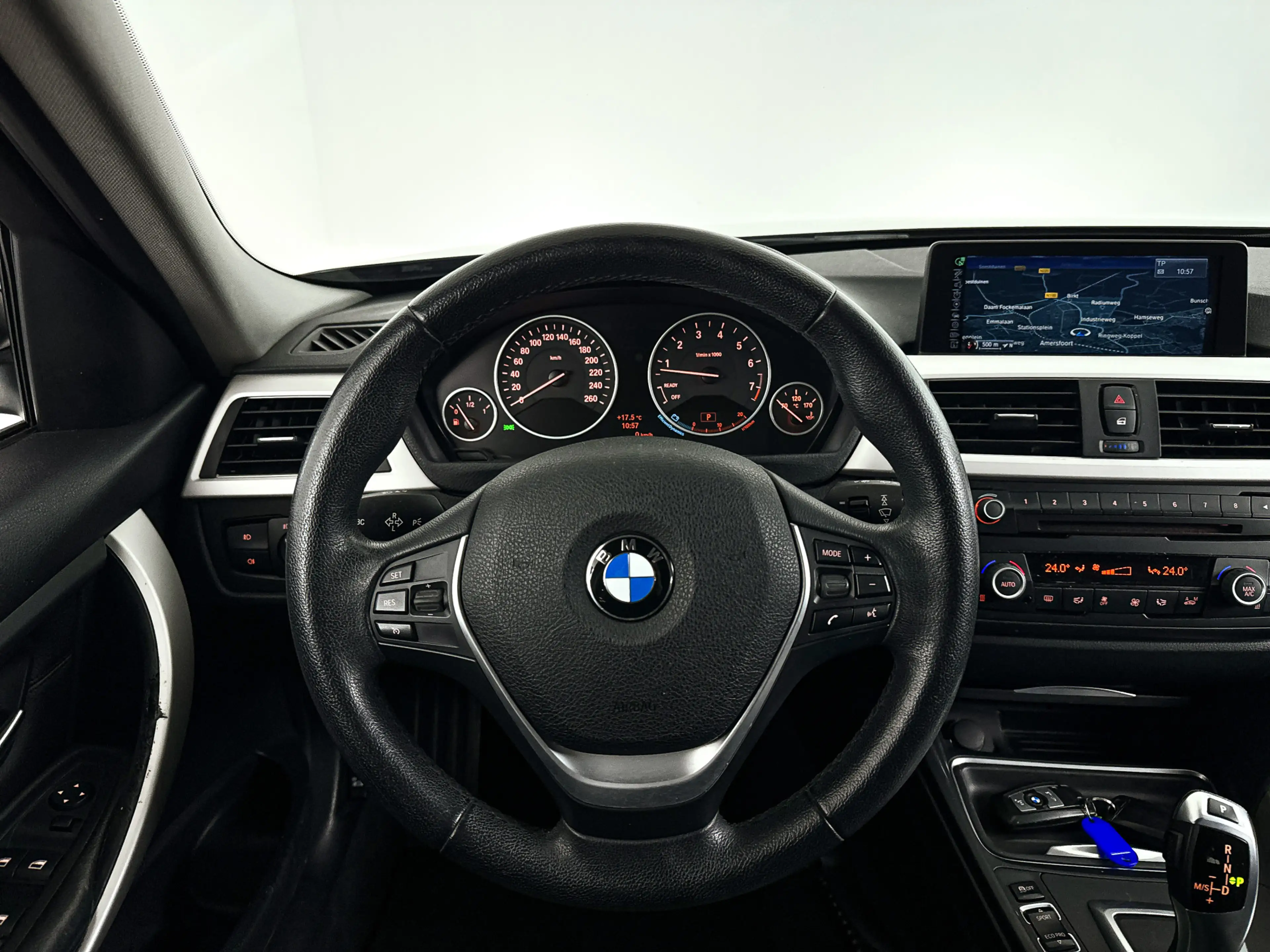 BMW 320 3-serie Touring 320i Executive | Park assist | Sto — photo 13