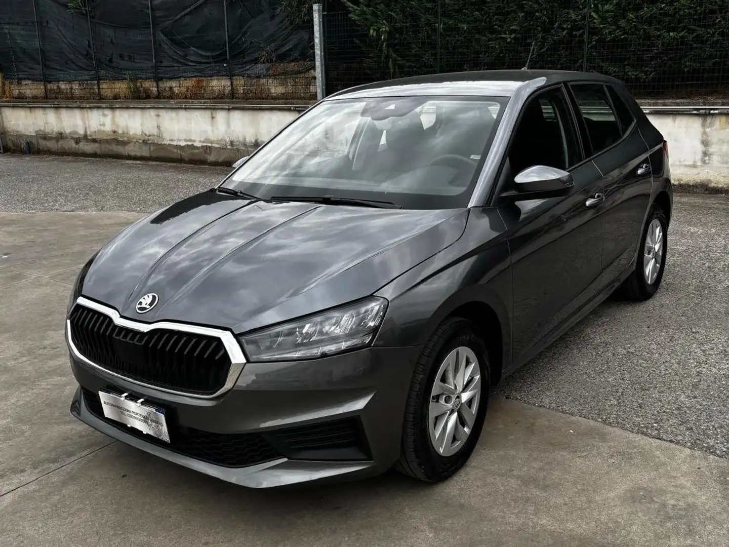 Skoda Fabia Fabia 2023 1.0 tsi evo Ambition *KM 5000* Grau - 1