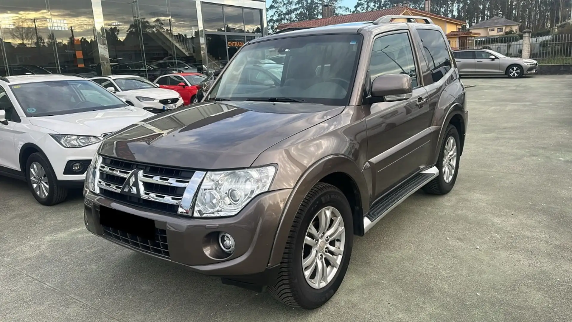 Mitsubishi Montero 3.2DI-D Motion 5A/T Marrón - 1