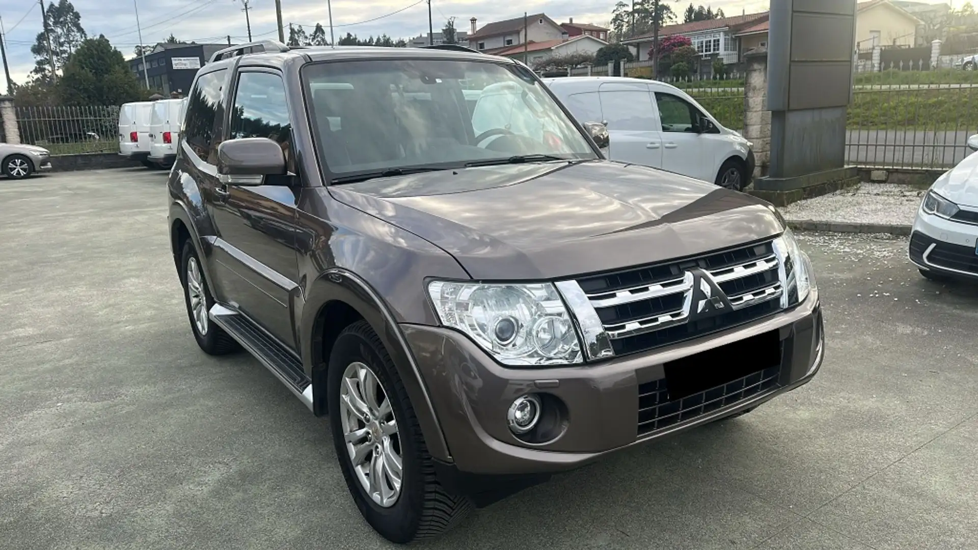 Mitsubishi Montero 3.2DI-D Motion 5A/T Marrón - 2