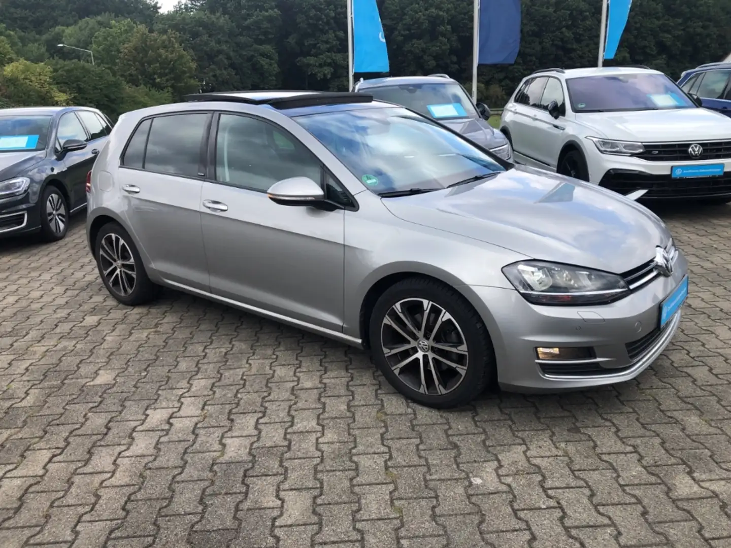 Volkswagen Golf VII ALLSTAR R-LINE TDI XENON PANORAMA NAVI SHZ Silber - 2