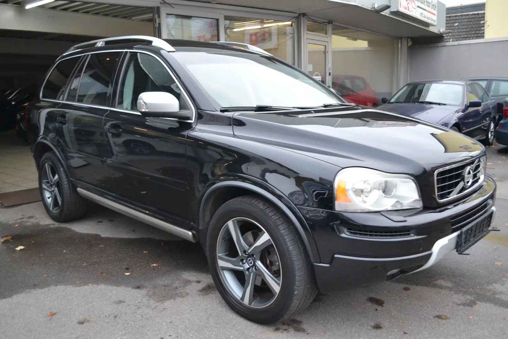 Volvo XC90 D4 R-Design Geartronic 7-SITZER*GLASDACH*LEDER*AHK Noir - 2