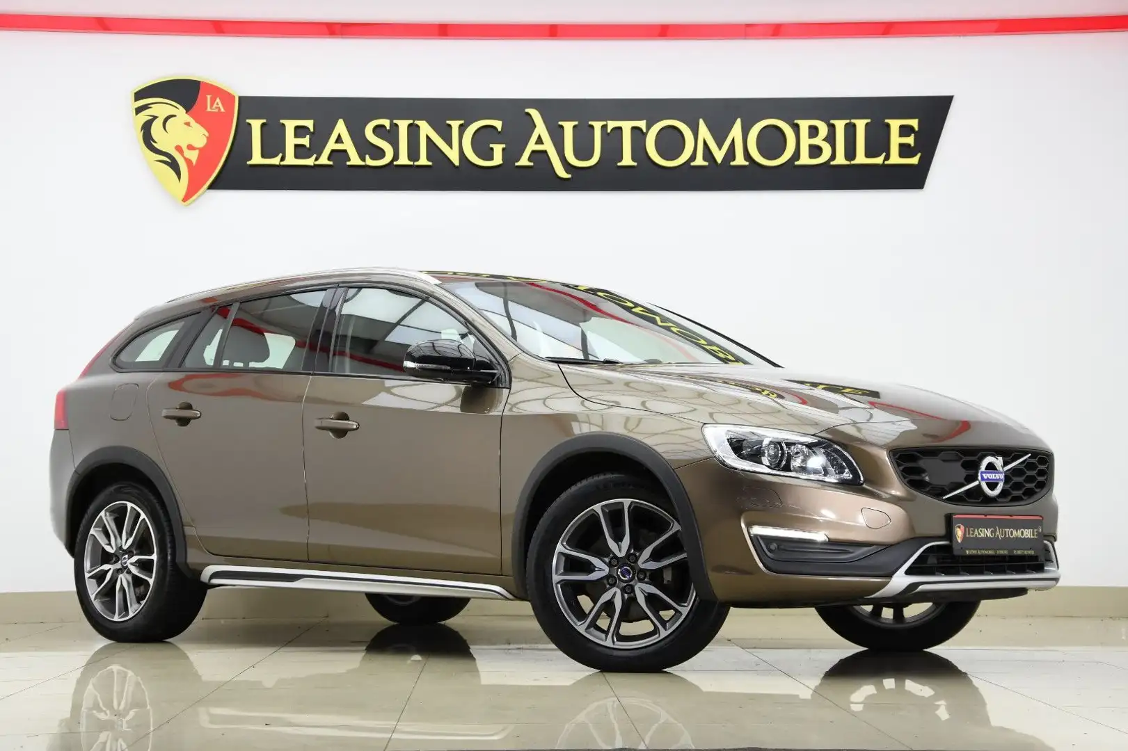 Volvo V60 Cross Country 2,0 Diesel Geartronic Summum Brun - 2