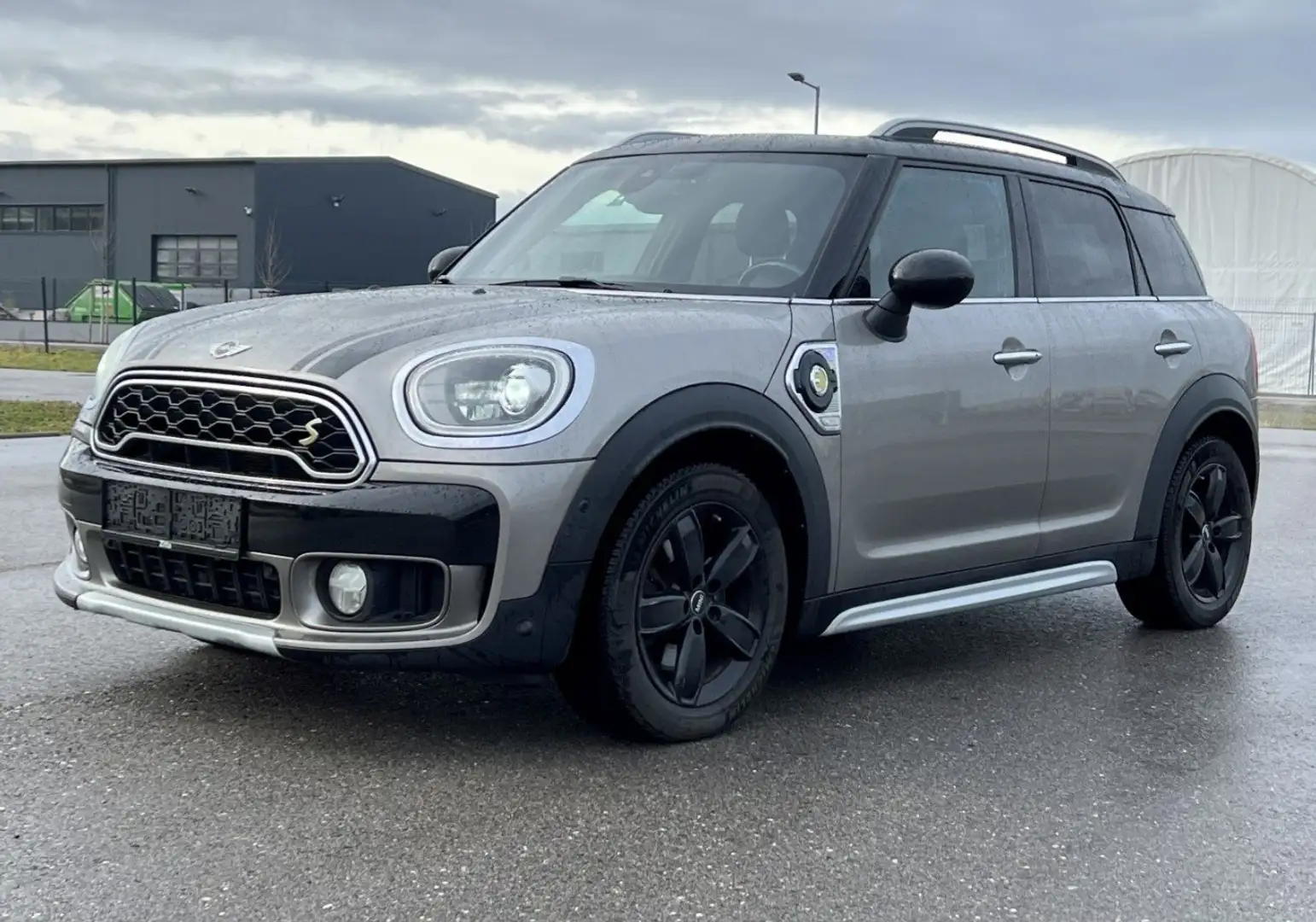 MINI Cooper Countryman Hybrid PHEV SE ALL4 Aut. Grau - 1