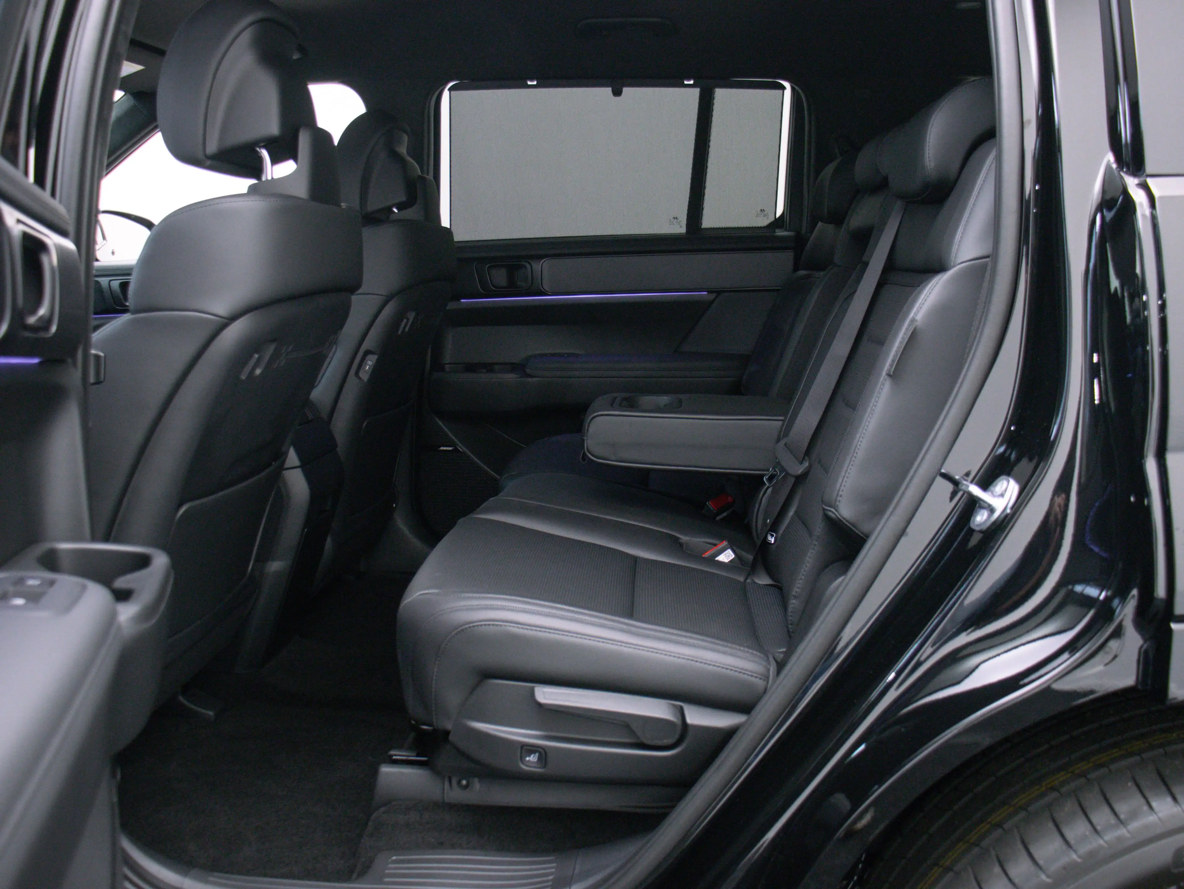 Hyundai SANTA FE 1.6 T-GDI PHEV Black Line - PHEV (Abyss Black Pear — photo 11