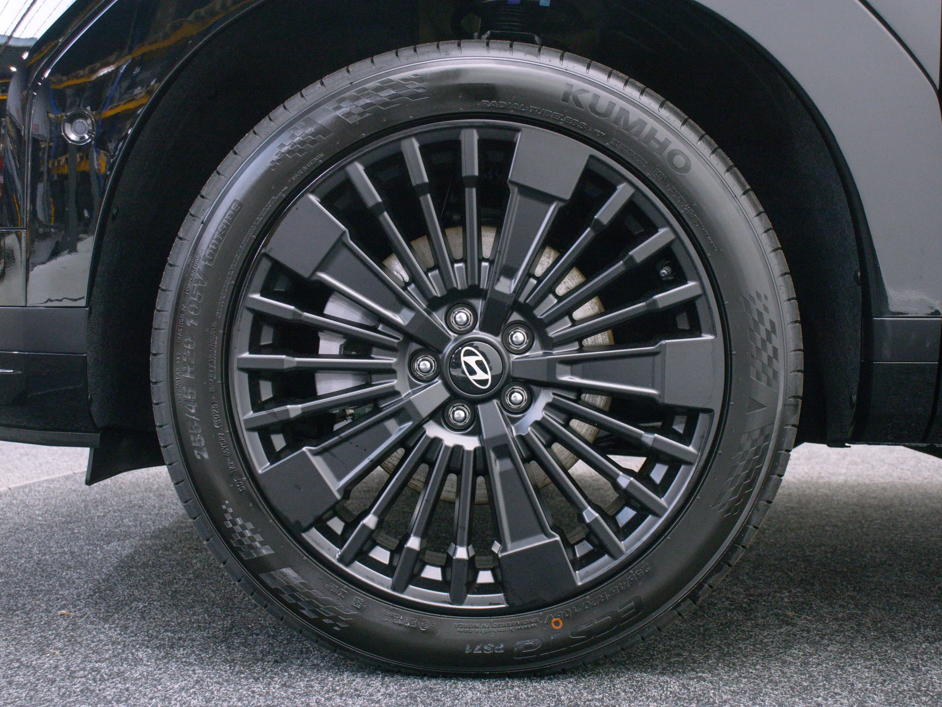 Hyundai SANTA FE 1.6 T-GDI PHEV Black Line - PHEV (Abyss Black Pear — photo 4