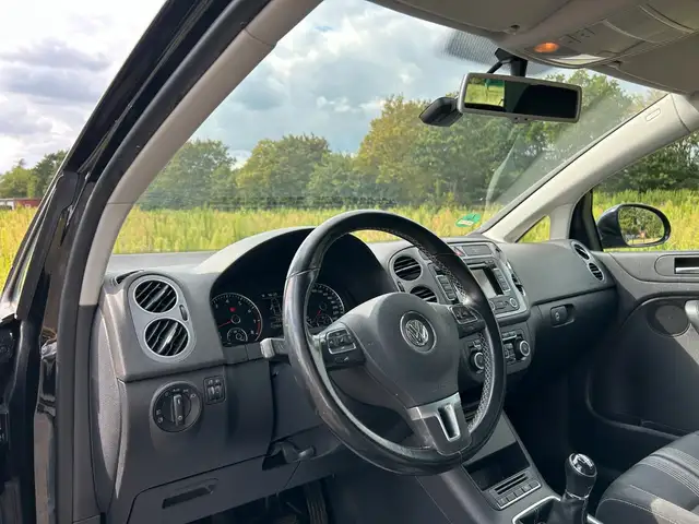 Volkswagen Golf view 12