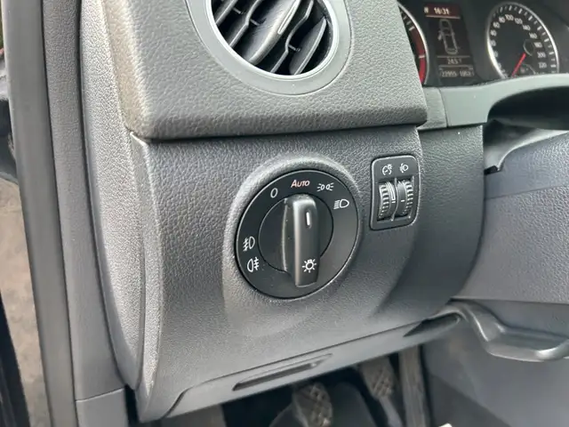 Volkswagen Golf view 14