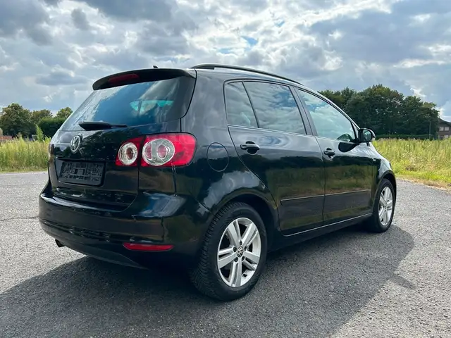 Volkswagen Golf view 5