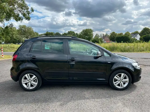 Volkswagen Golf view 6