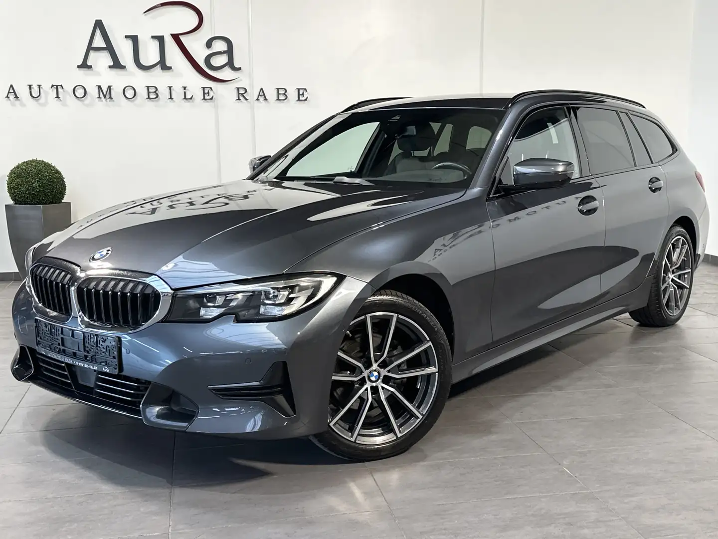 BMW 320 Touring xDrive Sport-Line NAV+LED+ACC+KAM Grau - 2