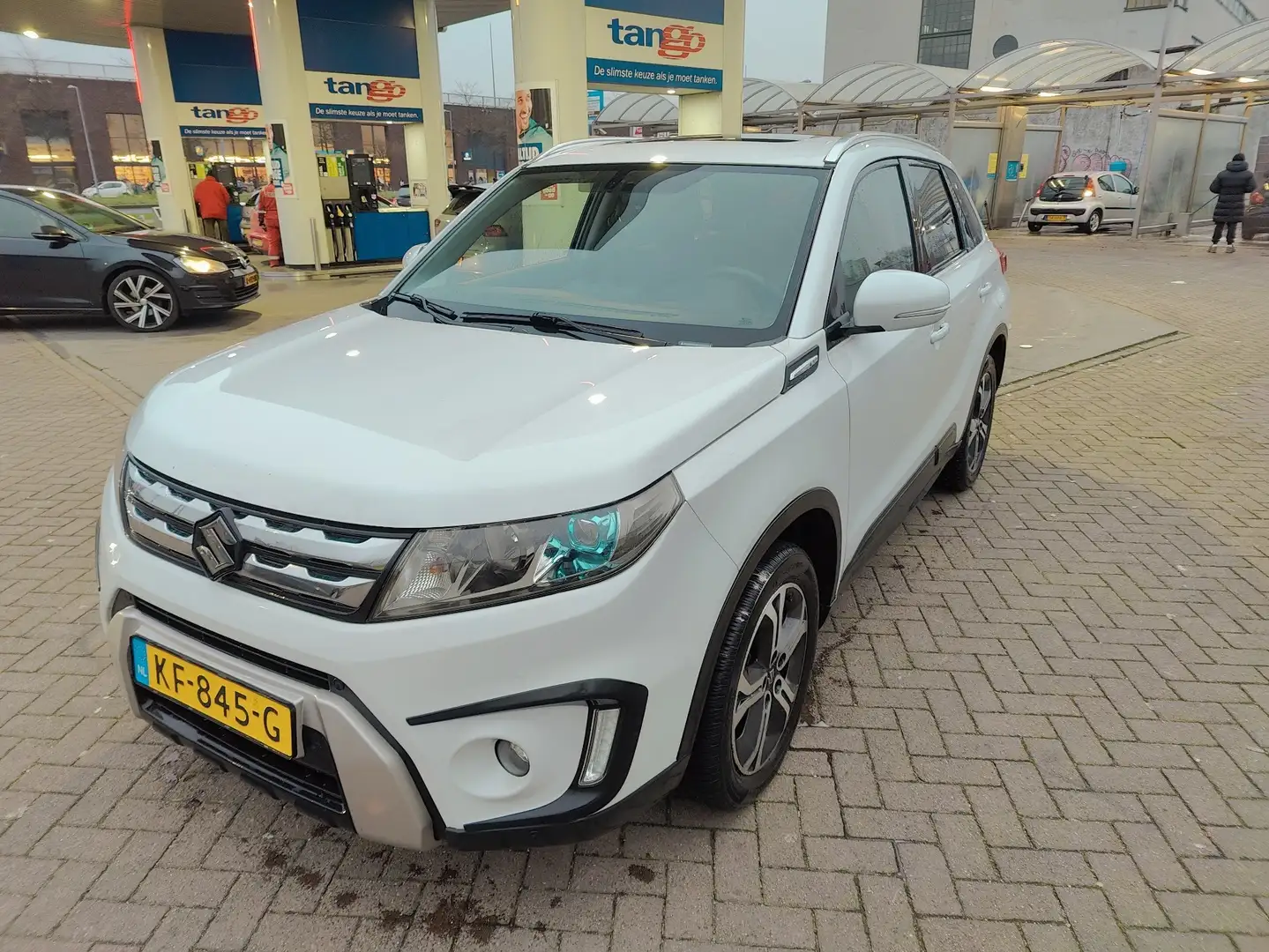 Suzuki Vitara 1.6D High Executive Bílá - 1