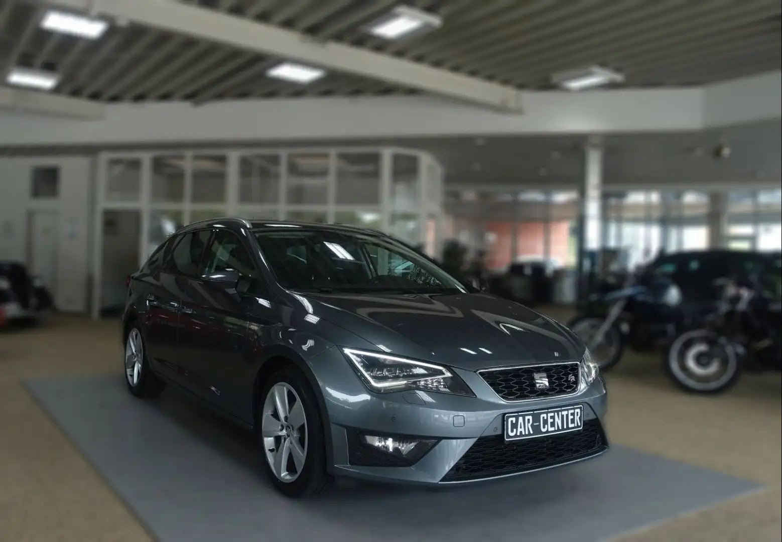 SEAT Leon ST 1.4 TSI FR DSG Dynamic; NAV DCC LED PDC Grau - 1