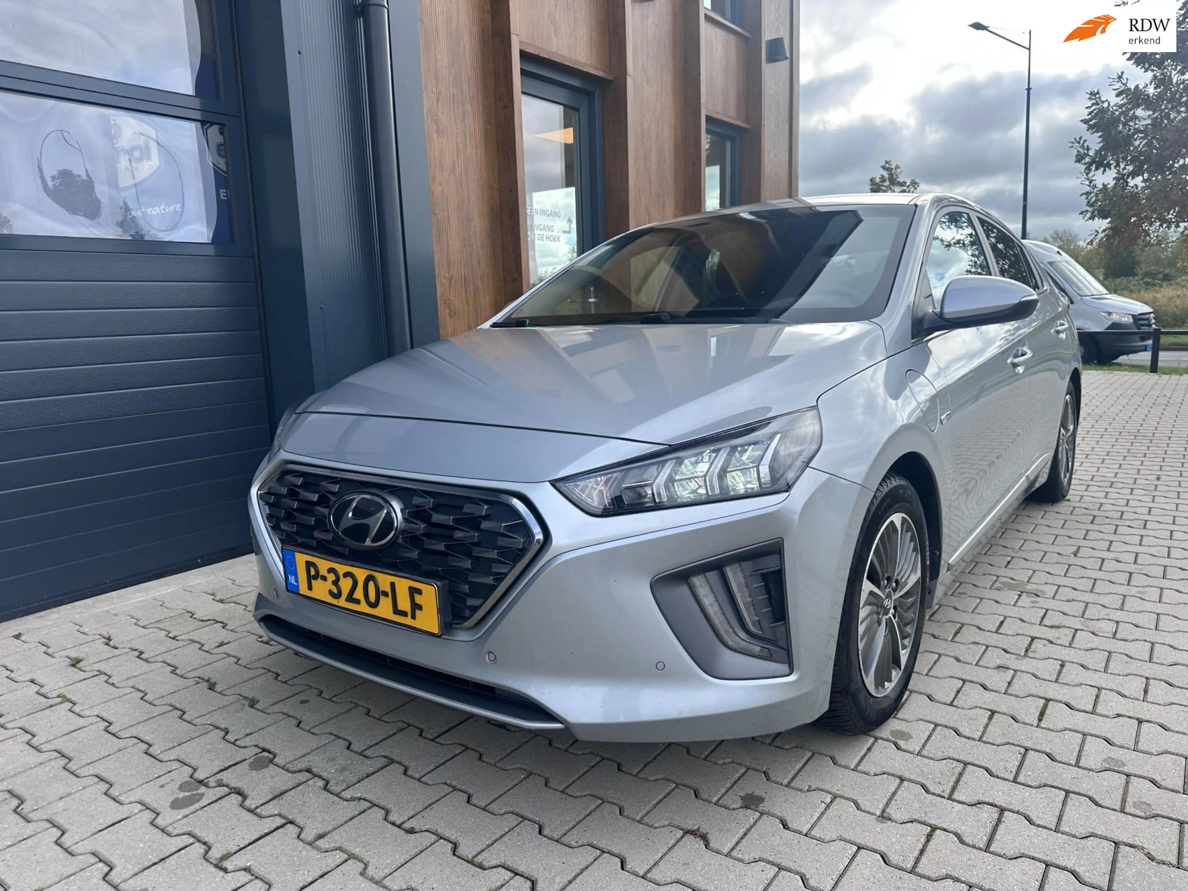 Hyundai IONIQ 1.6 GDi PHEV / facelift model / Premium