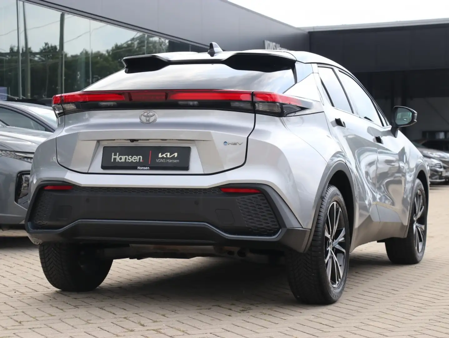 Toyota C-HR 1.8 Hybrid 140 Dynamic I Navi I Keyless I Dodehoek Gris - 2