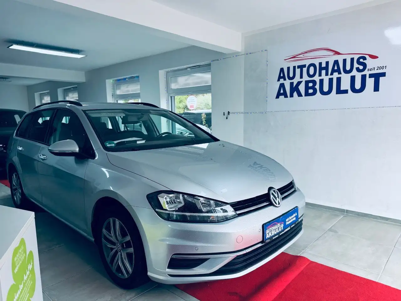Volkswagen Golf Variant Comfortline*Finanzierung+Garantie+Inspektion+Tüv* — photo 1 of 15