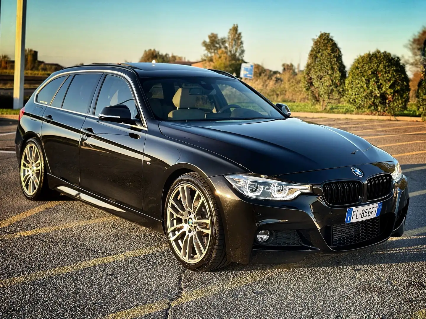 BMW 330 330dA Touring Msport Černá - 2