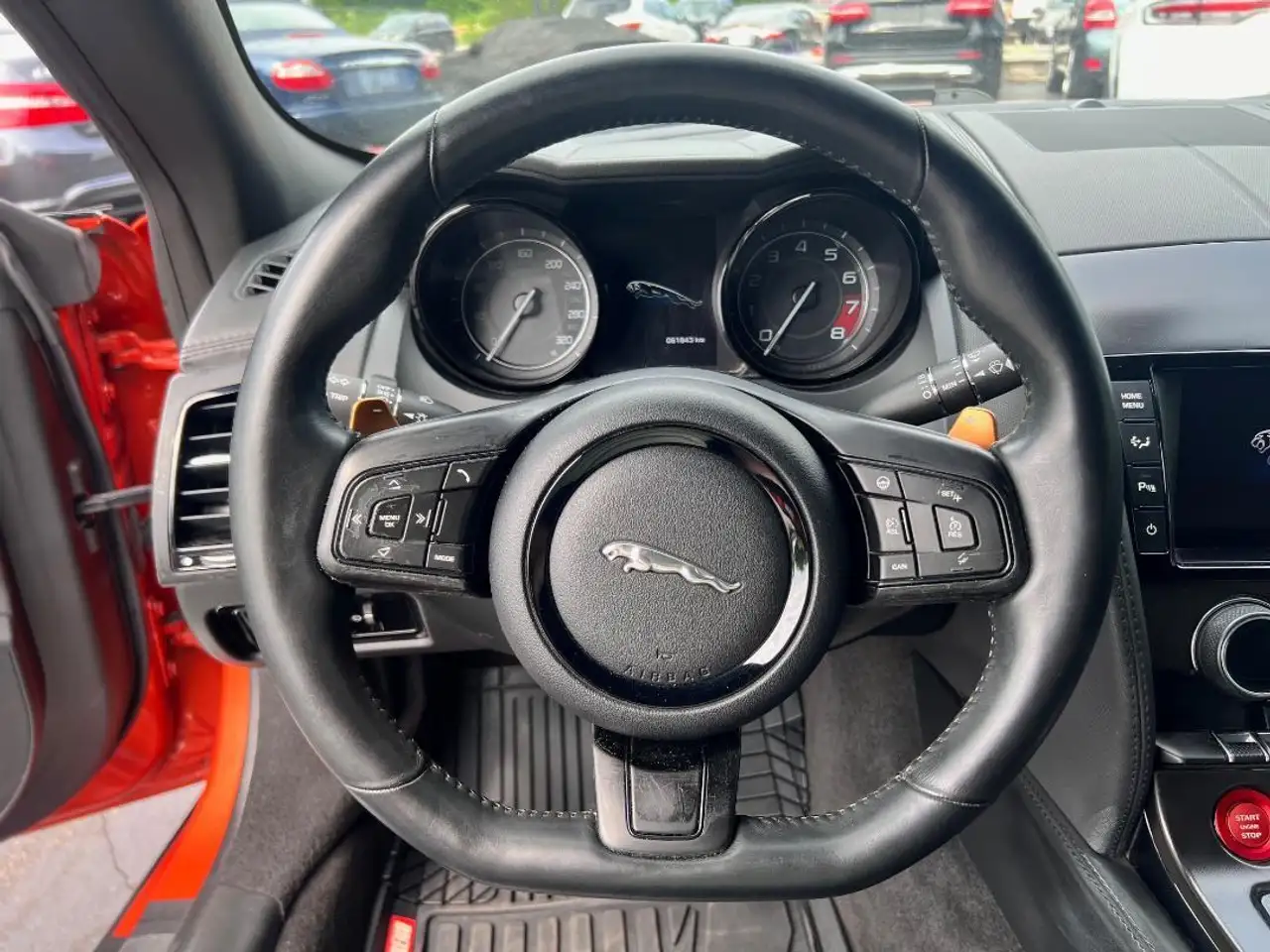 Jaguar F-Type снимка Jaguar F-Type