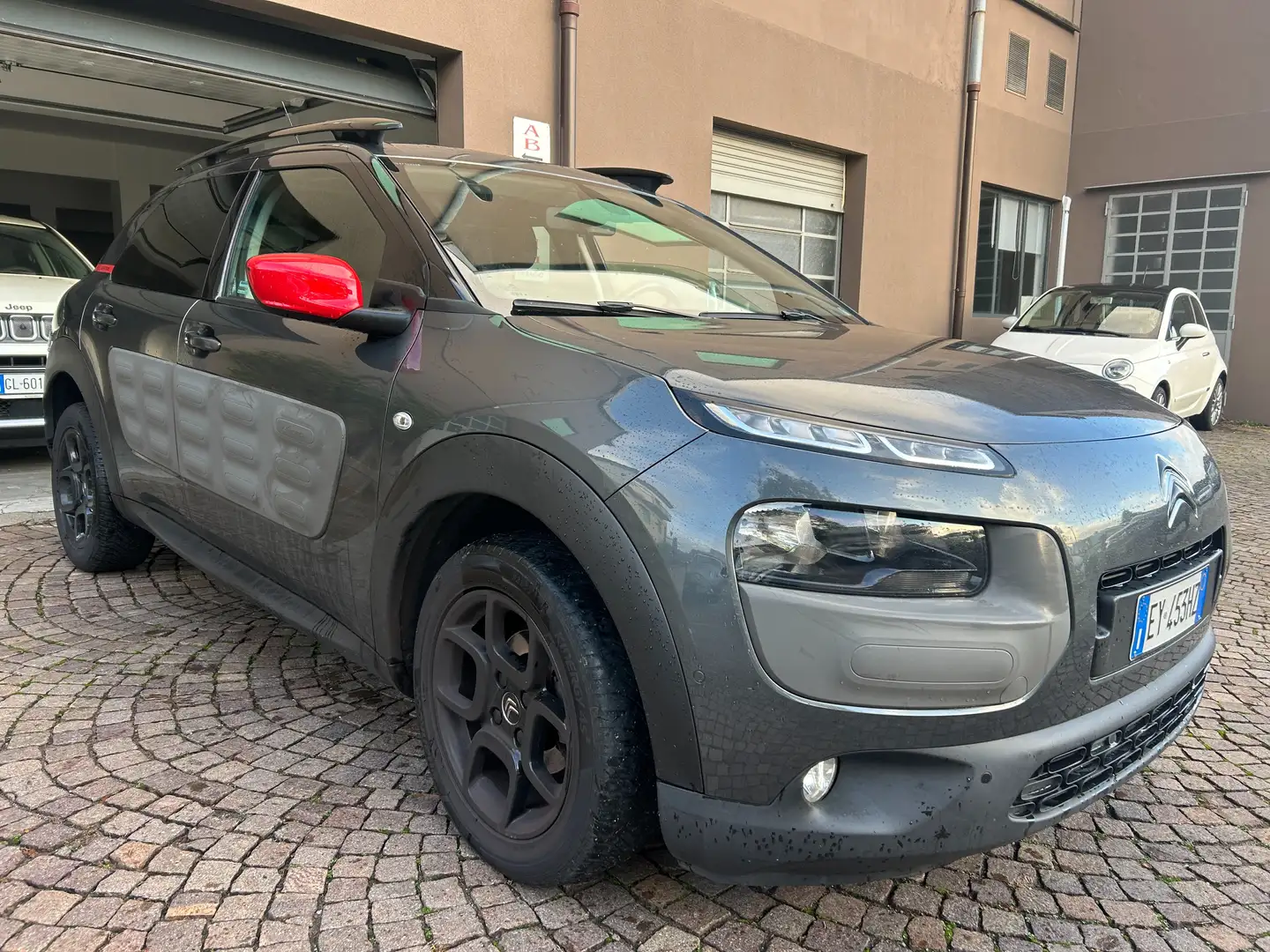 Citroen C4 C4 Cactus 2015  1.6 e-hdi Shine Edition 92cv etg6 Grijs - 2