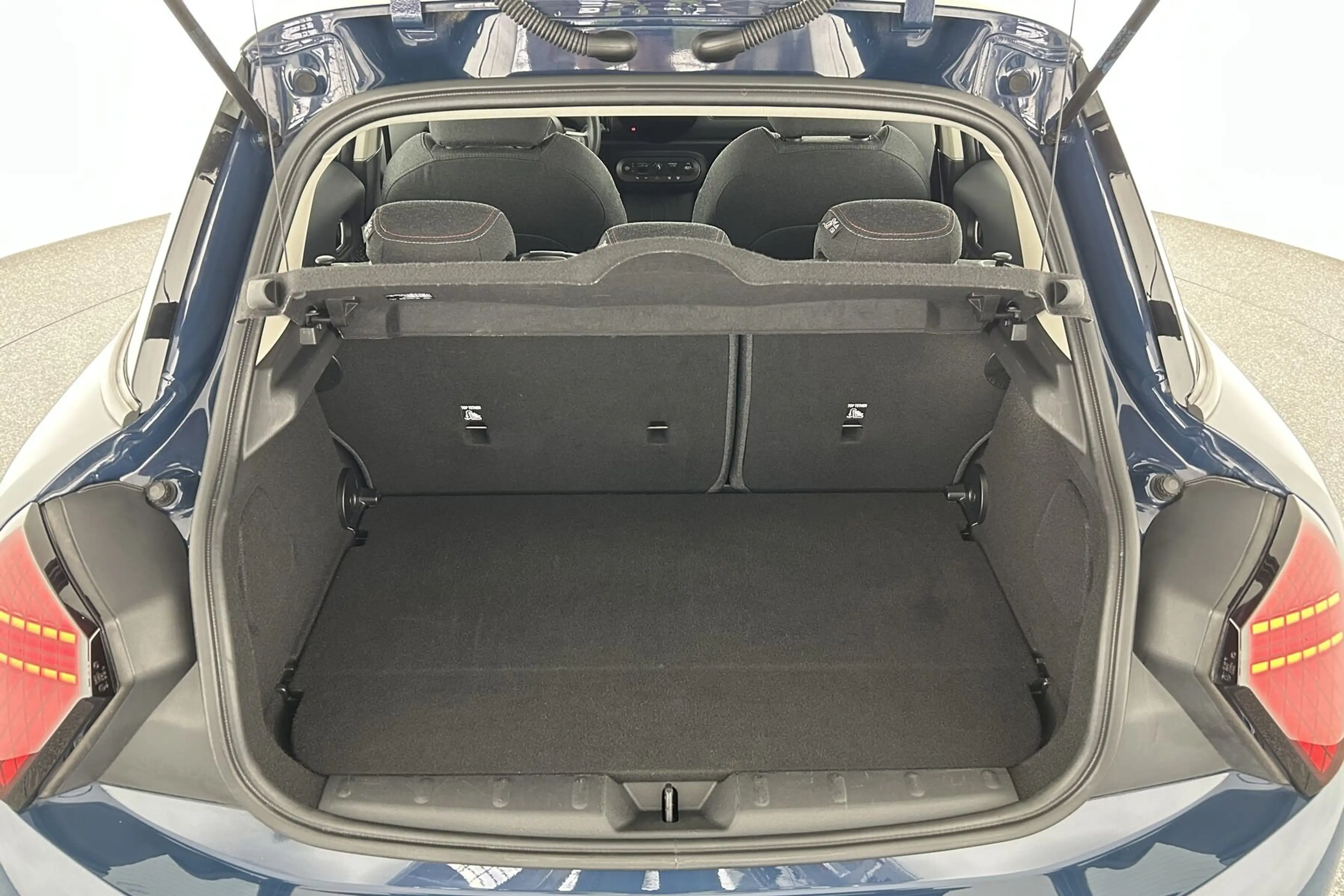 MINI Cooper C Essential Trim NAV*ParkAs*SHZ*LED*PDC — photo 6