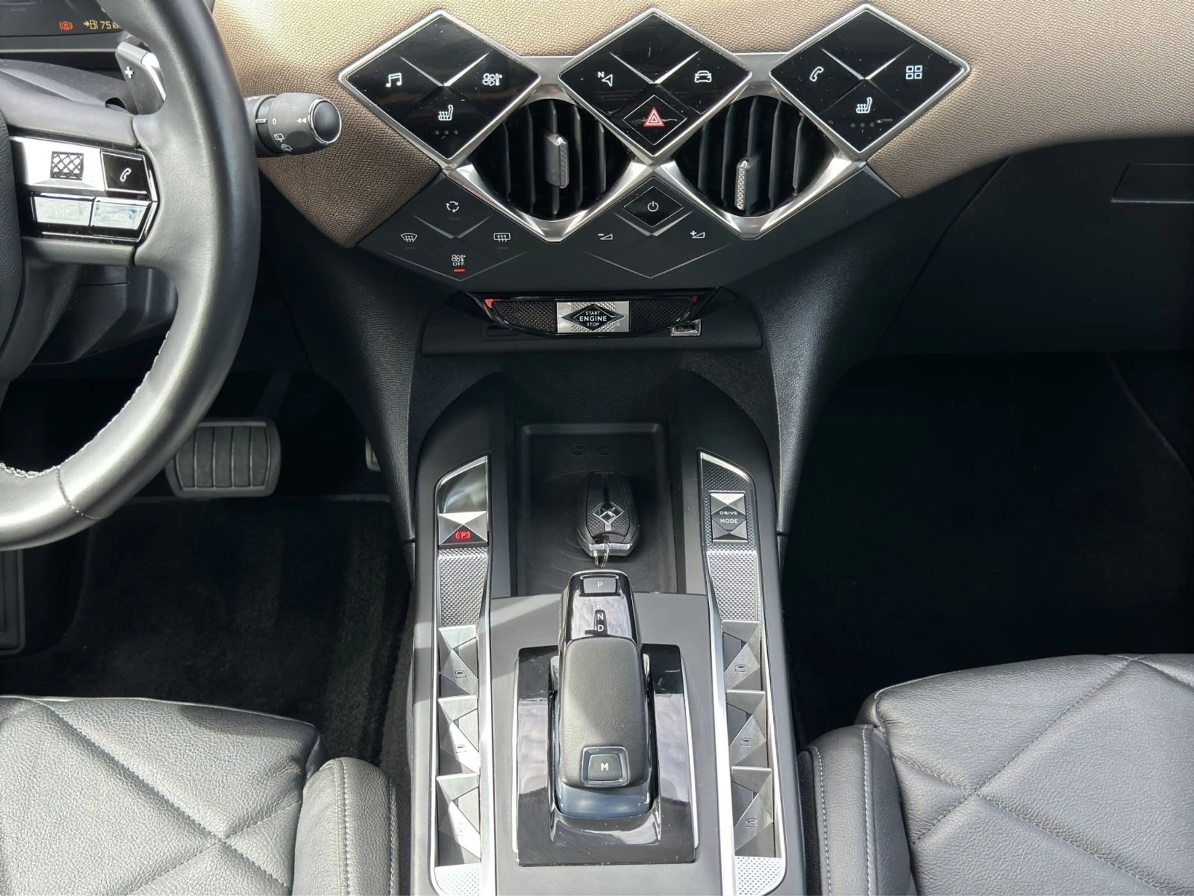 DS Automobiles DS 3 Crossback So Chic Kamera LEDER LED — photo 13