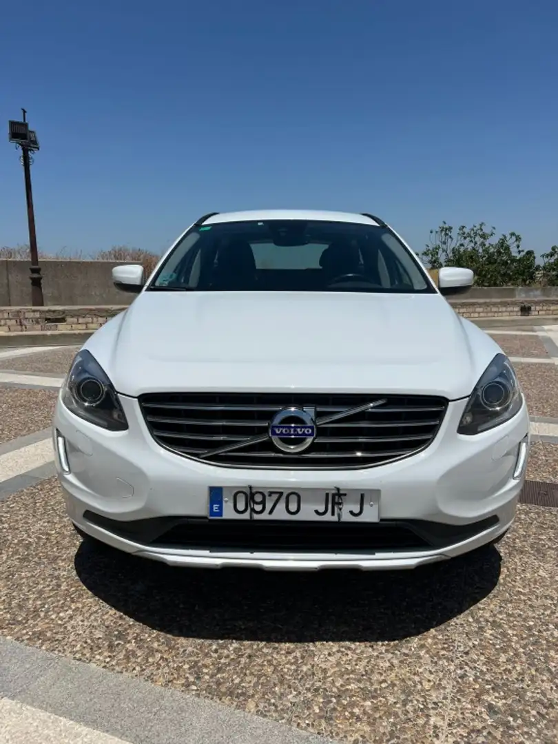 Volvo XC60 D4 Kinetic AWD Aut. 181 Bianco - 2