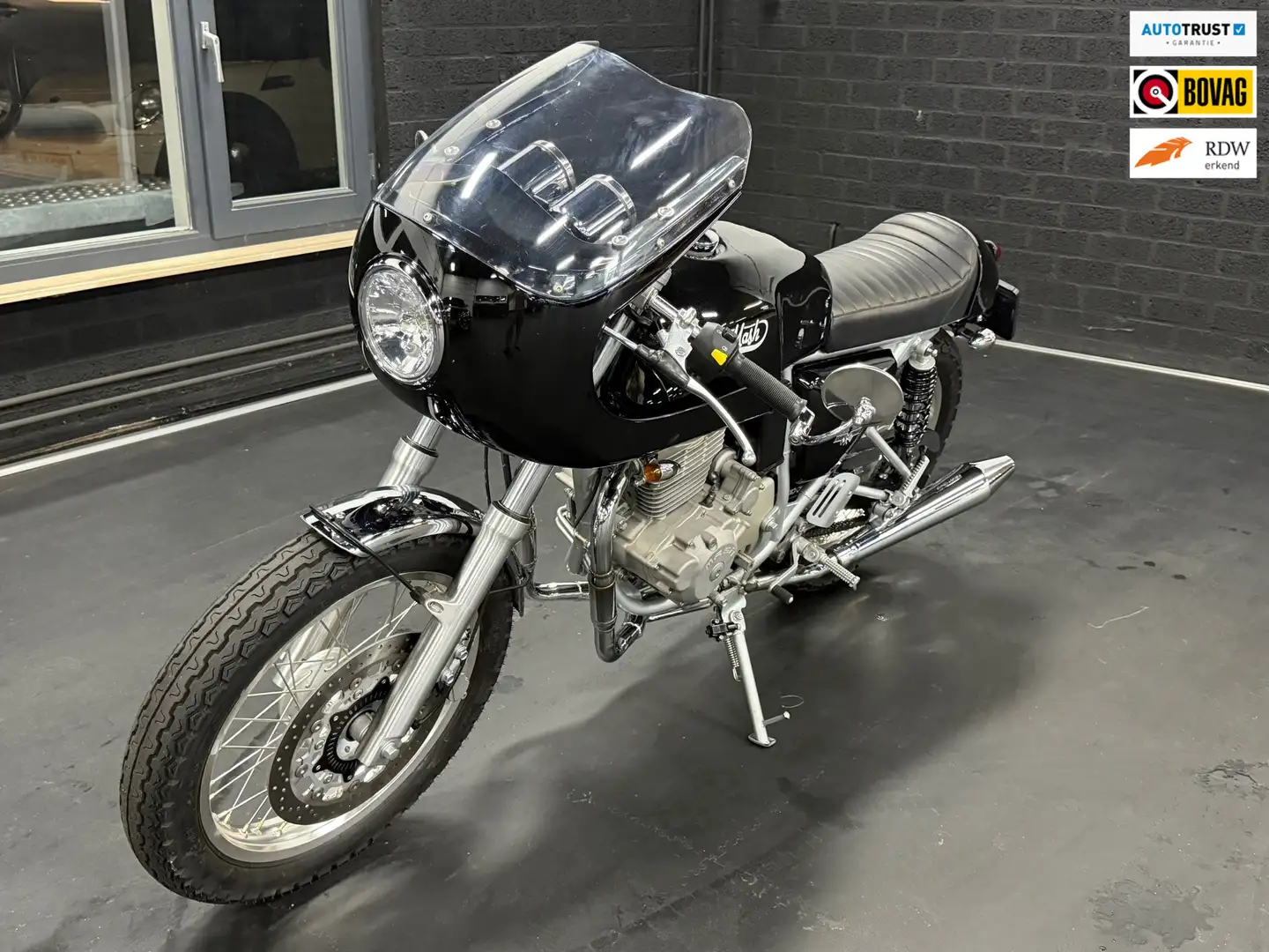 Mash Café Racer Tour TT40 | Slechts 500KM | Nieuwstaat Zwart - 1
