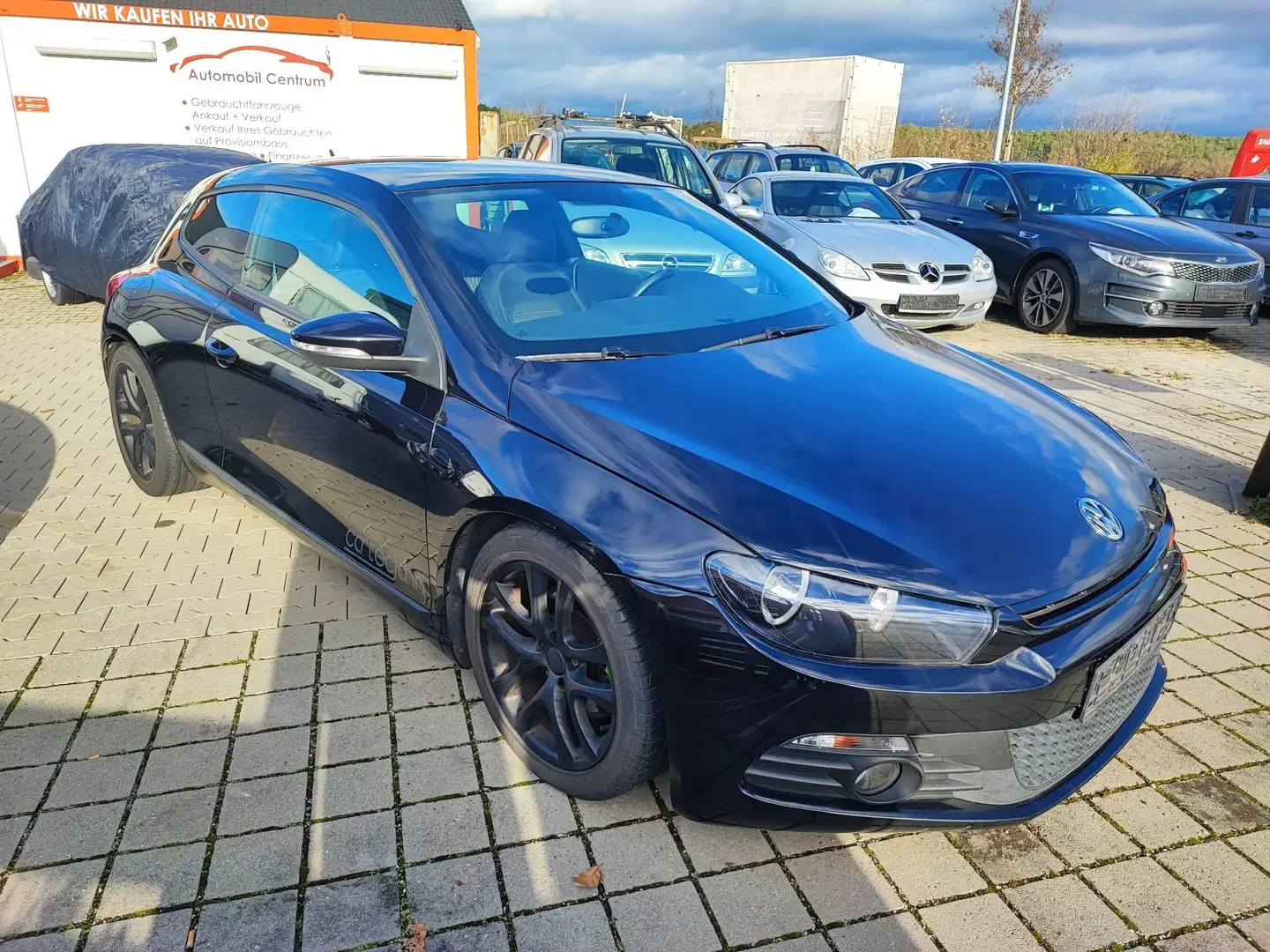 Volkswagen Scirocco 2.0 TSI 8 fach Bereift SH gepflegt Schwarz - 1