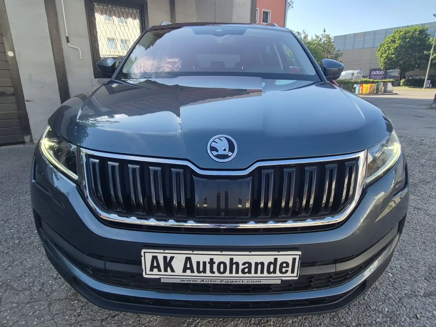 Skoda Kodiaq Style 4x4 Aut Navi 360°Kam Panodach 1.H Grau - 2