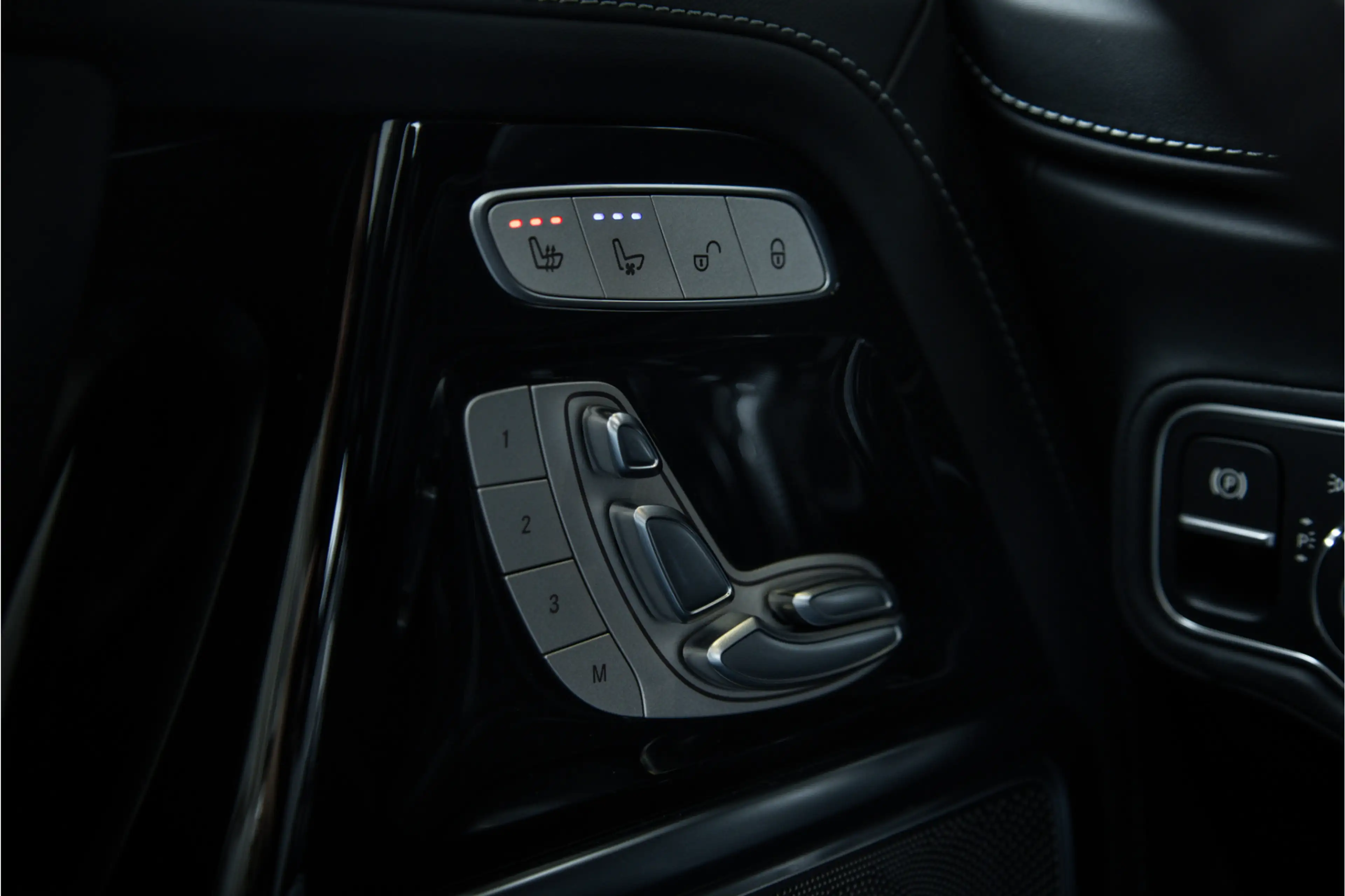 Mercedes-Benz G 63 AMG G63 - Panorama | Burmester | Stoelkoeling & Massag — photo 24