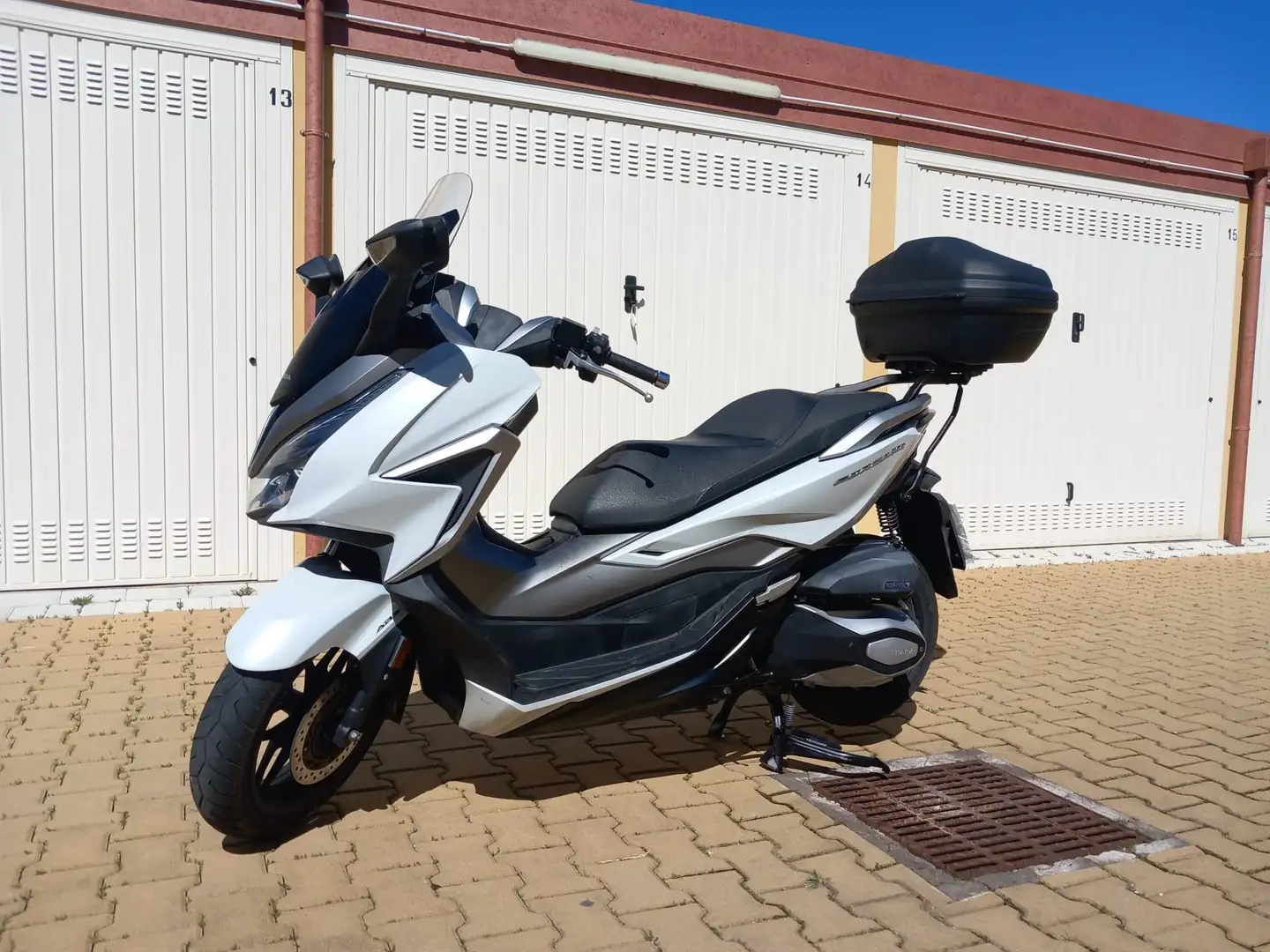 Honda Forza 350 Alb - 1