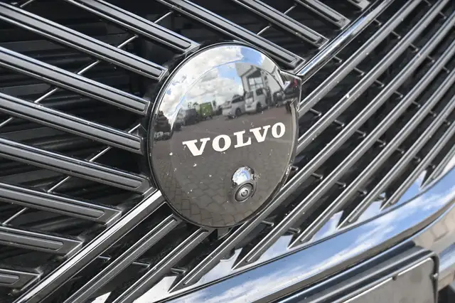 Volvo XC60 view 9