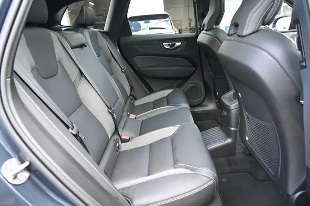 Volvo XC60 view 15